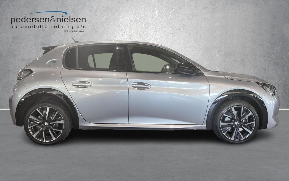 Peugeot e-208 50 GT 5d