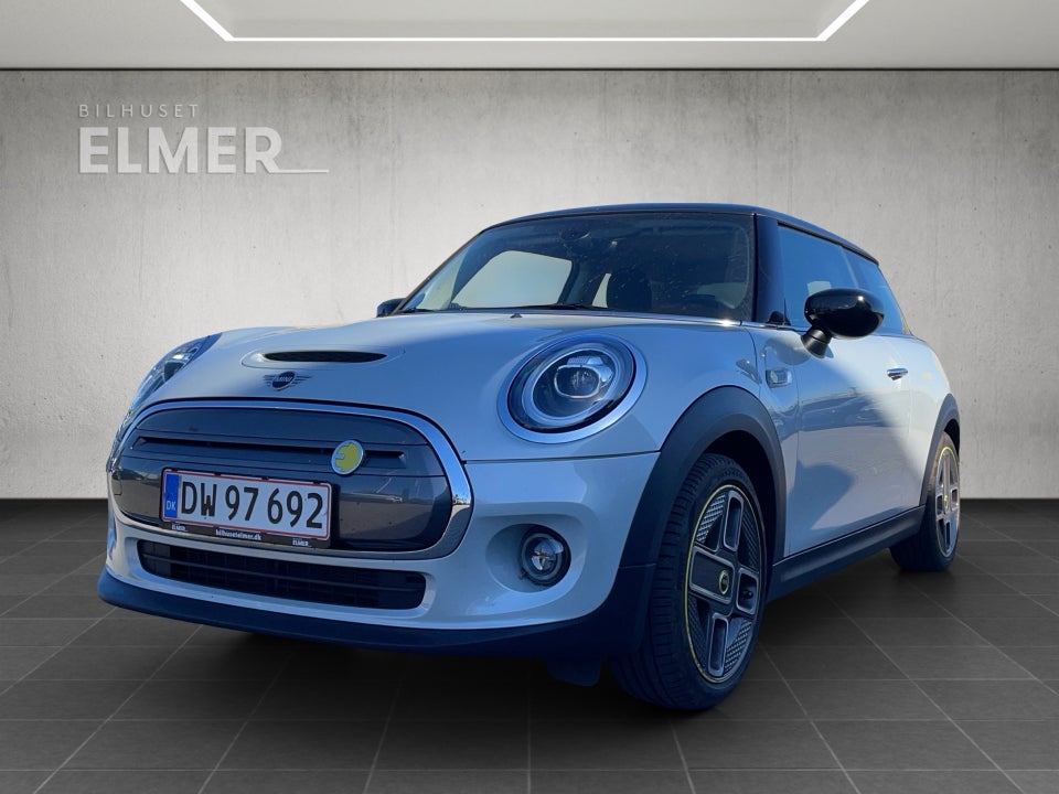 MINI Cooper SE Essential 3d