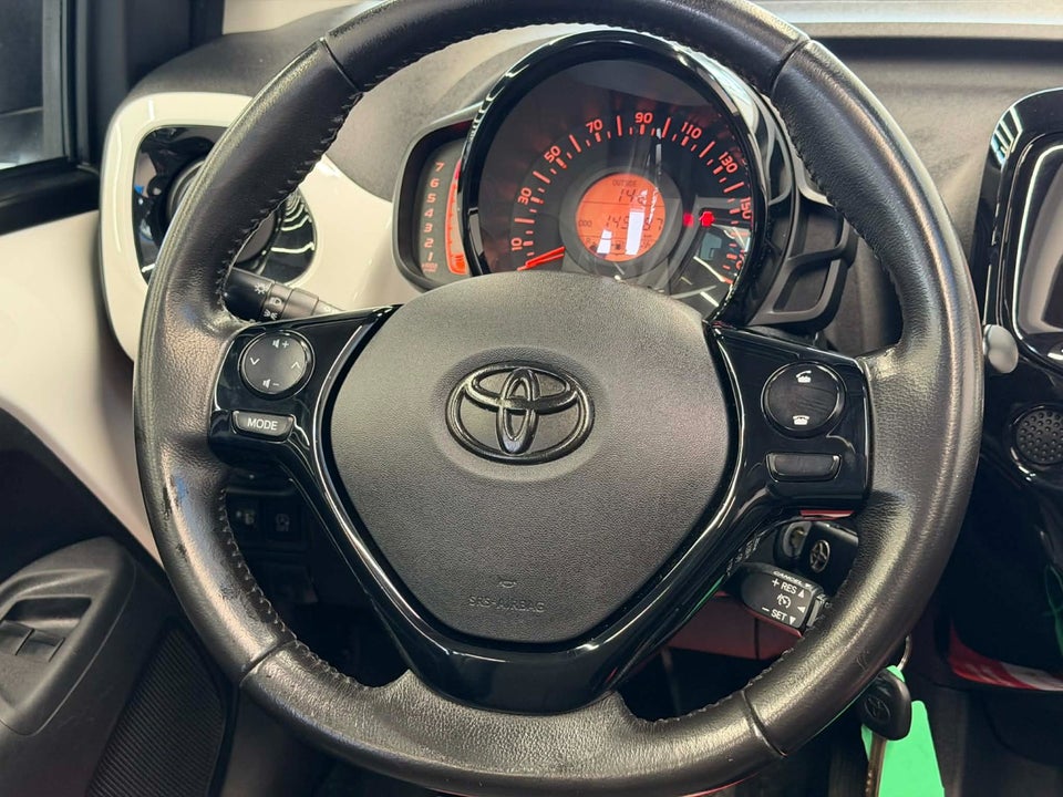 Toyota Aygo 1,0 VVT-i x-sky 5d