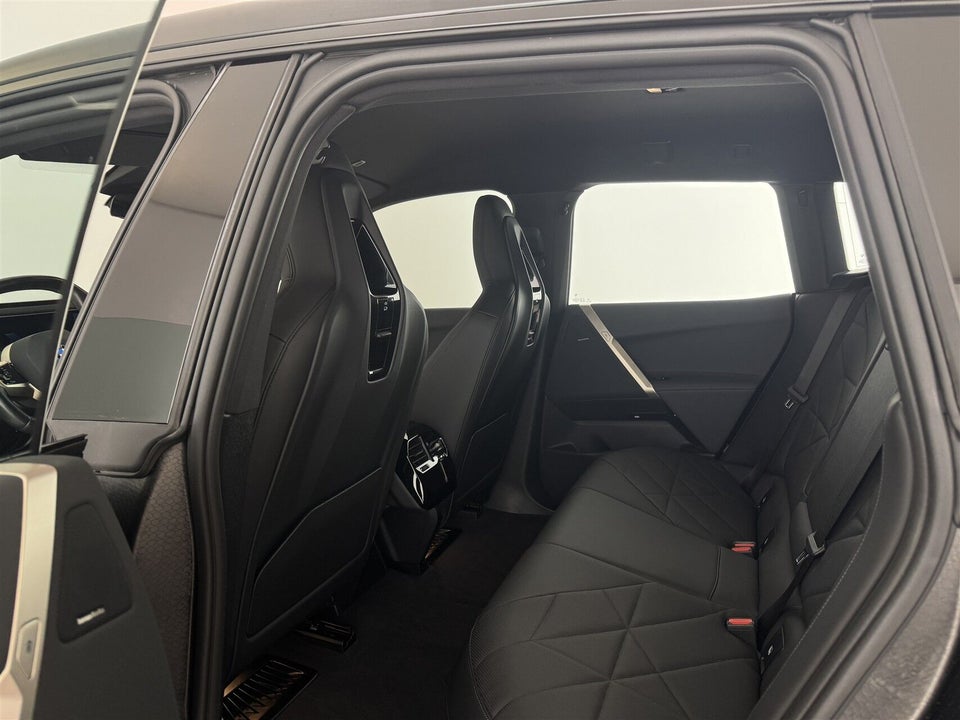 BMW iX xDrive40 Fully Charged 5d