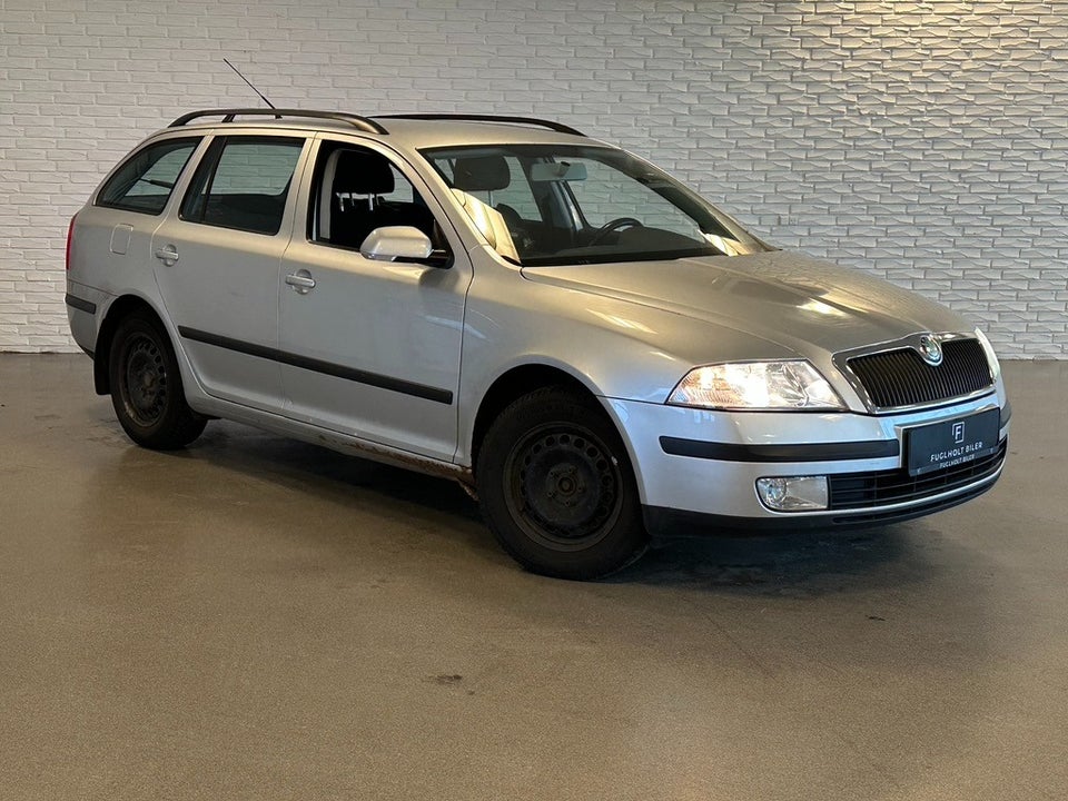Skoda Octavia 1,6 Ambiente Combi 5d