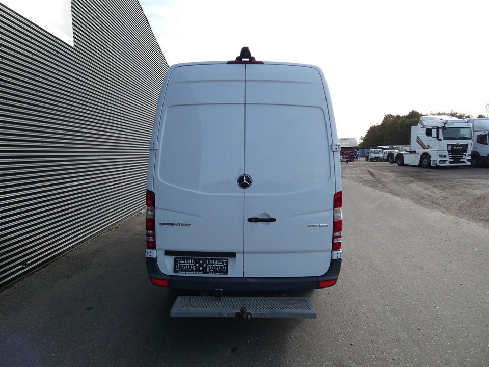 Mercedes Sprinter 316 2,2 CDi R2 Kassevogn aut. 5d