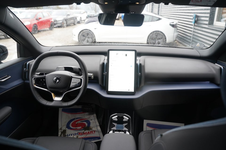 Volvo EX30 Twin Performance Plus 5d