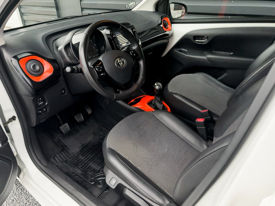 Toyota Aygo 1,0 VVT-i x-sky 5d