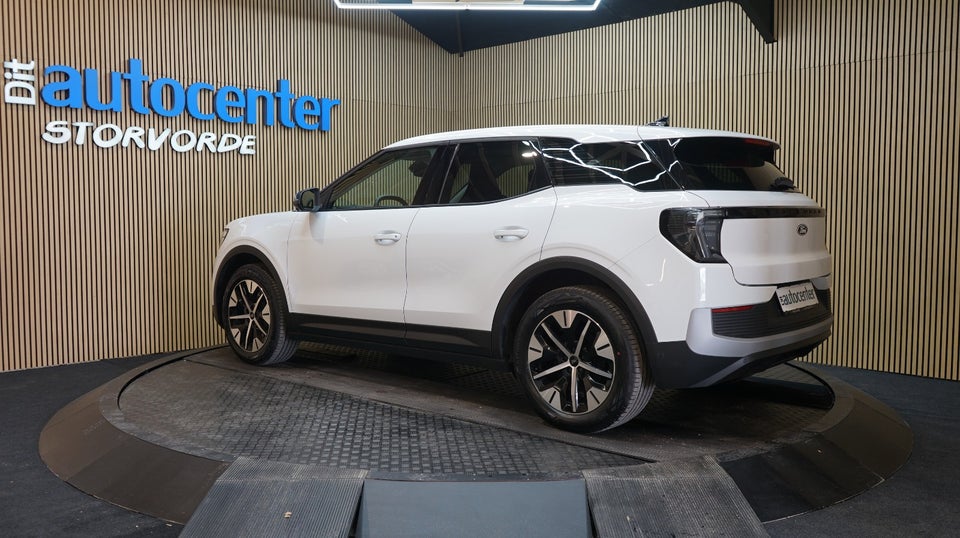 Ford Explorer 79 Select Extended Range AWD 5d