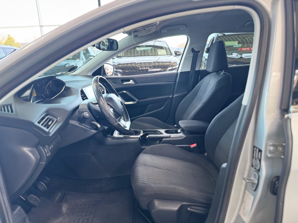 Peugeot 308 1,6 BlueHDi 120 Style SW 5d