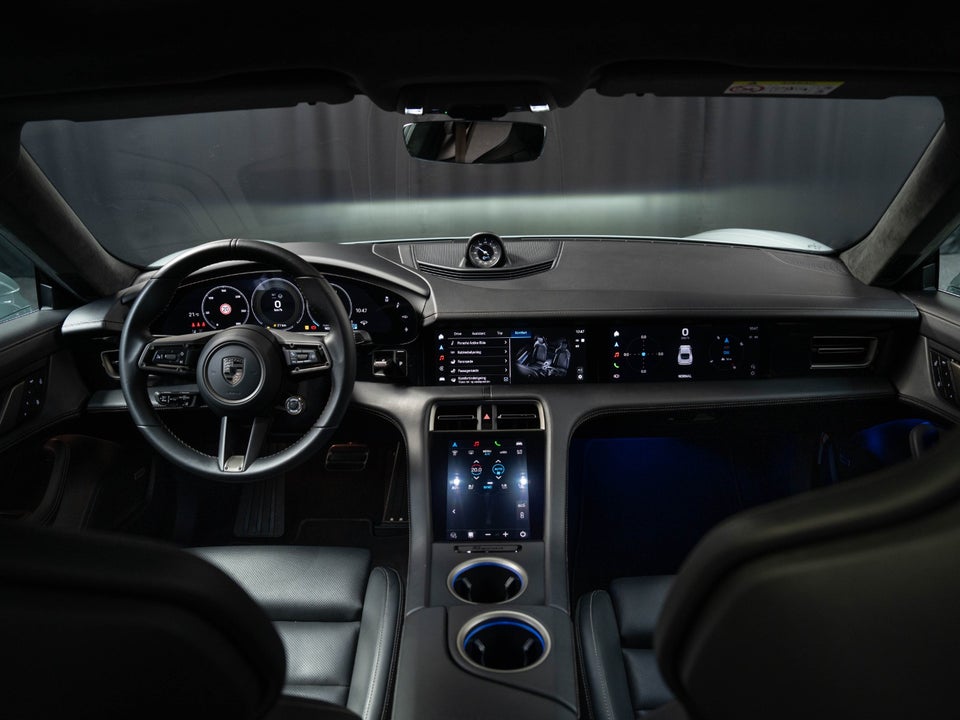 Porsche Taycan Turbo Performance+  4d