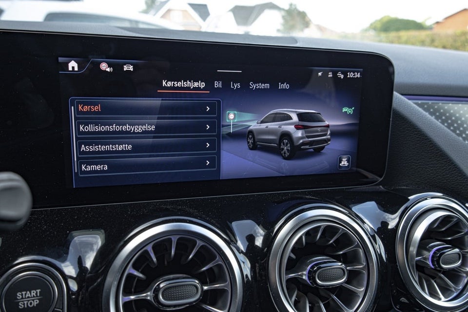 Mercedes EQA300 4Matic 5d