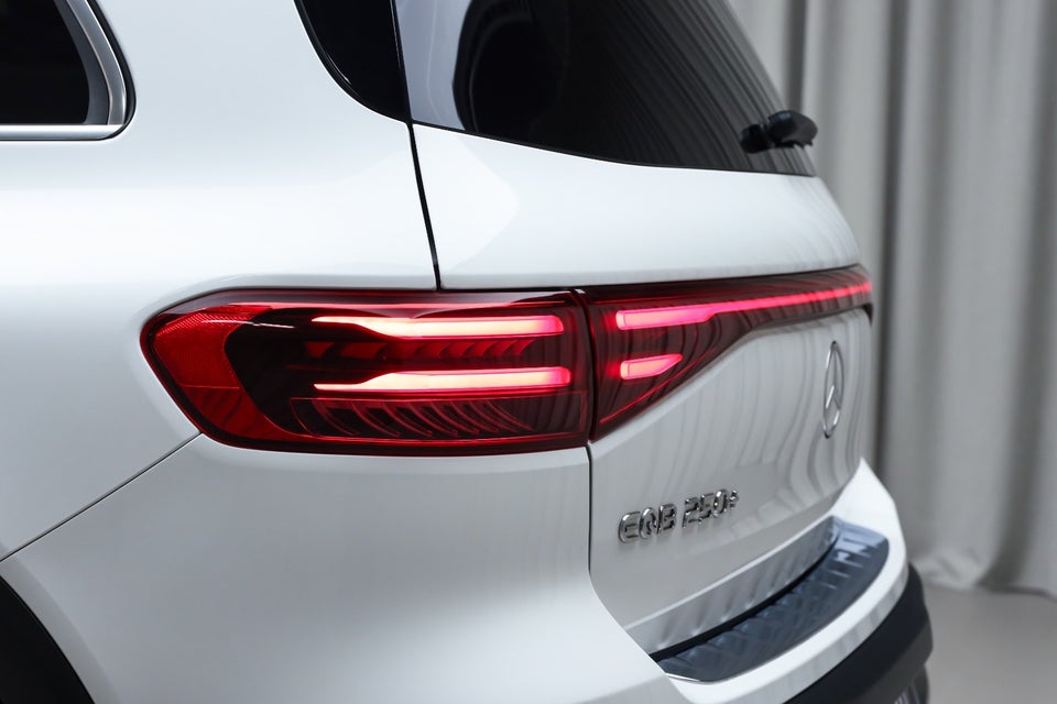Mercedes EQB250+ AMG Advance 5d
