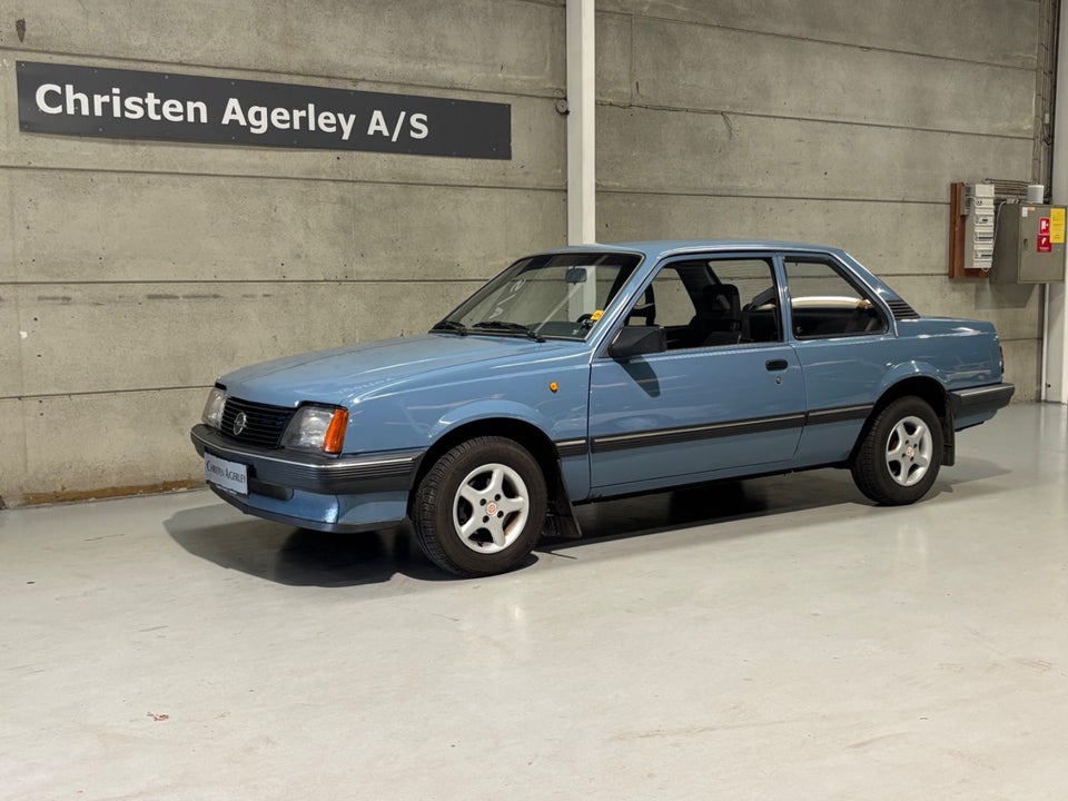 Opel Ascona 1,6 S 5d