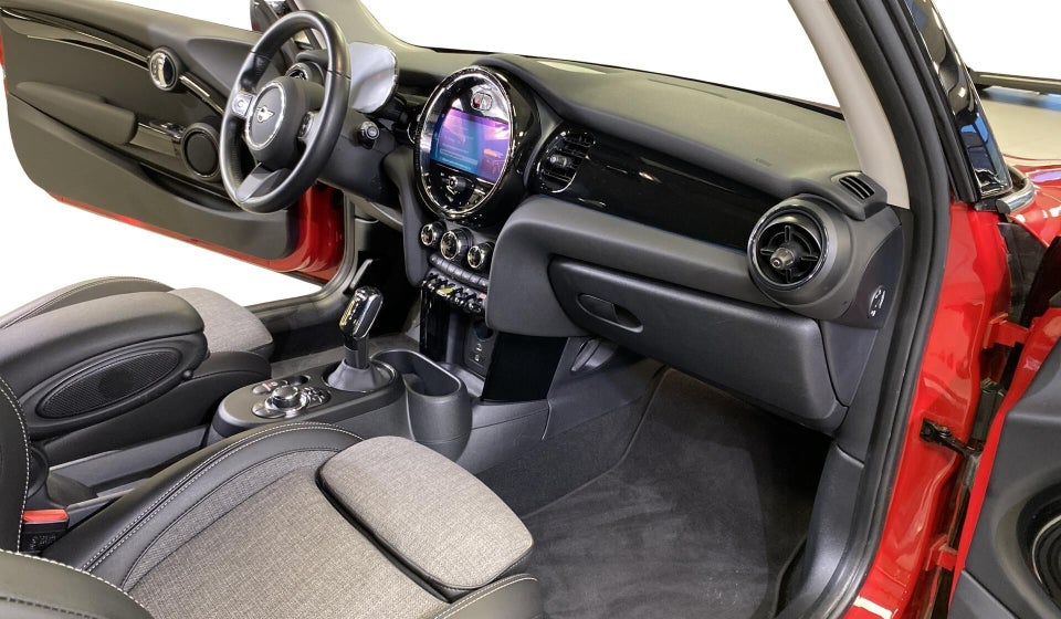 MINI Cooper SE Essential 3d