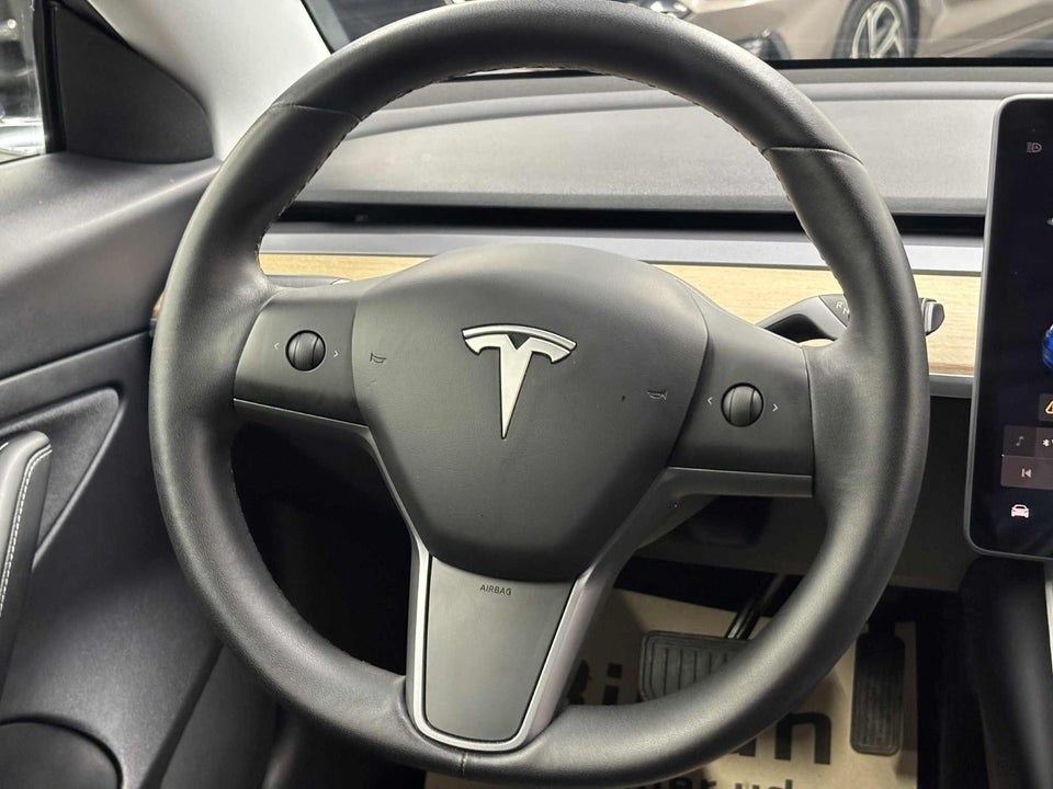 Tesla Model 3 Standard Range+ RWD 4d