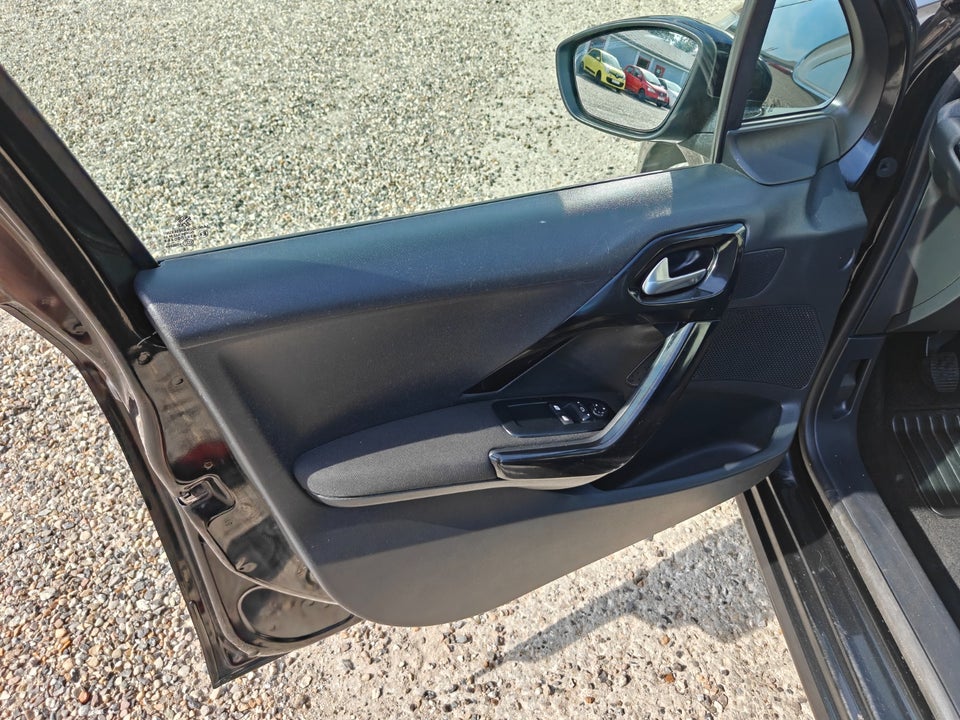 Peugeot 208 1,2 VTi Active 5d