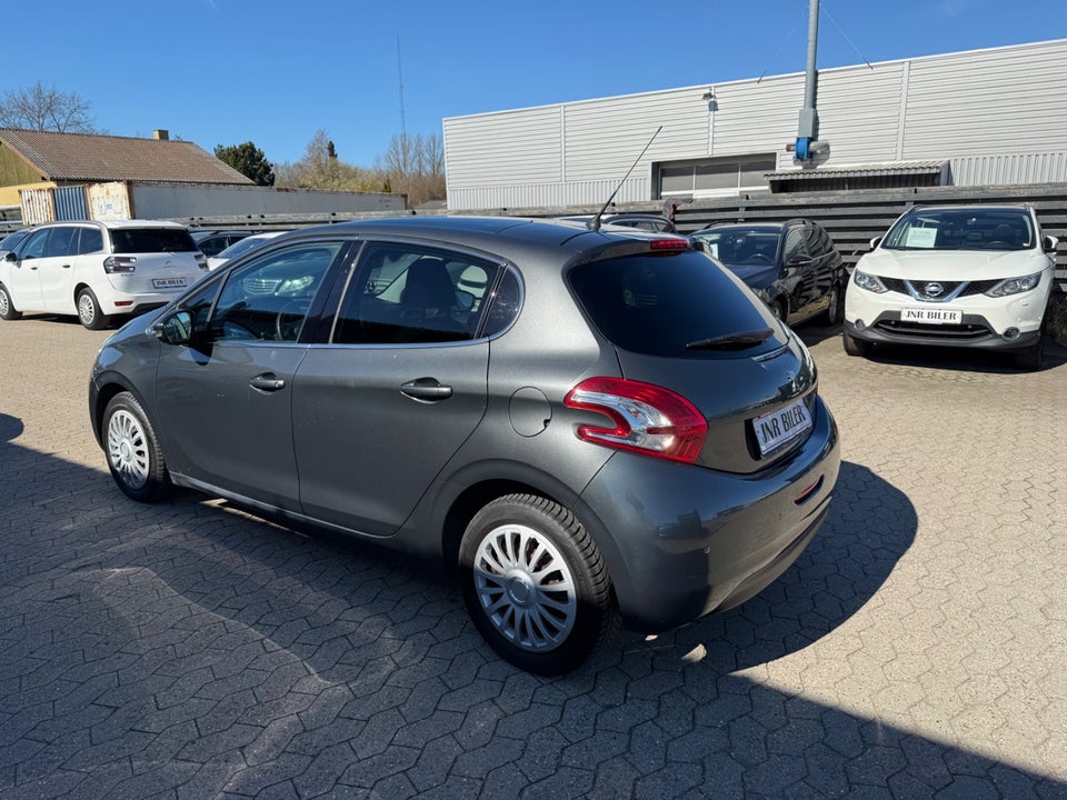 Peugeot 208 1,2 VTi 82 Allure 5d