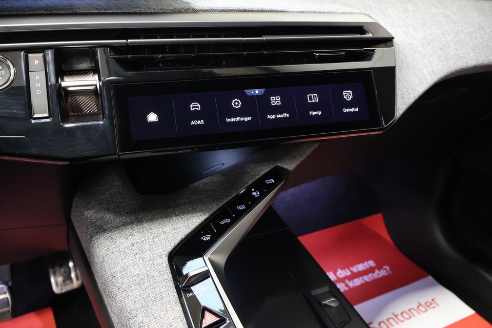 Peugeot e-3008 77 GT 5d