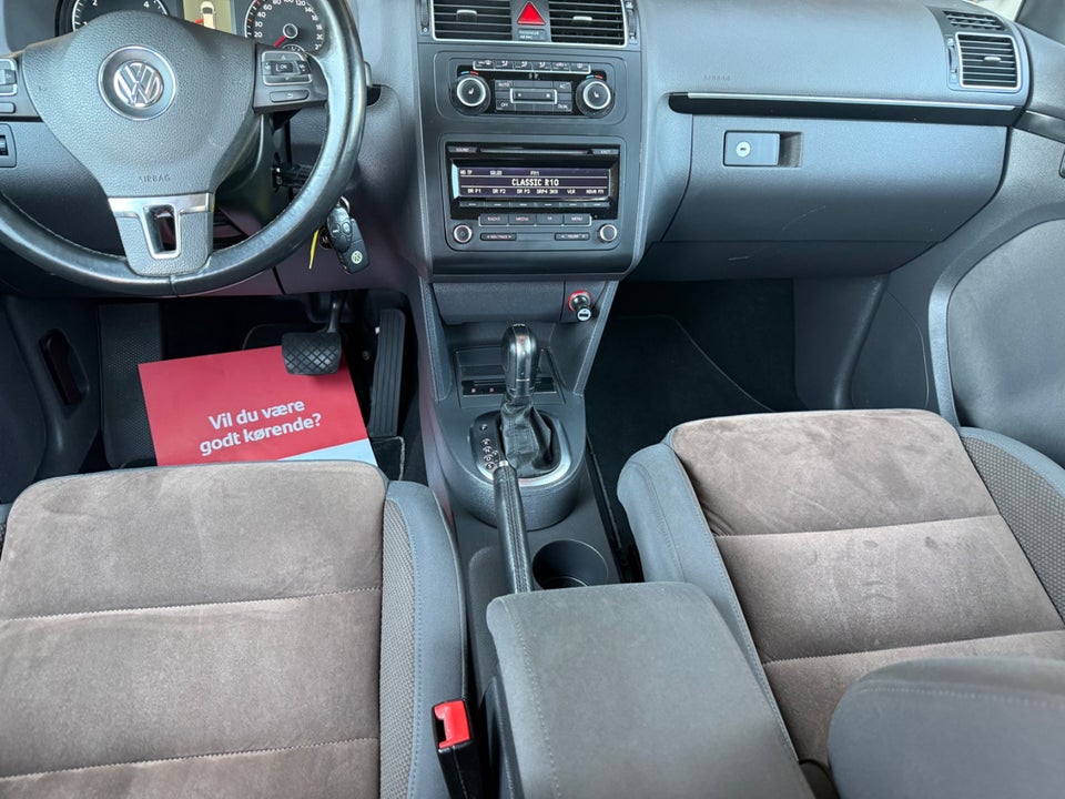 VW Touran 2,0 TDi 140 Comfortline DSG BMT 7prs 5d