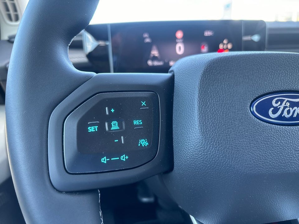 Ford Explorer 52 Premium Standard Range 5d