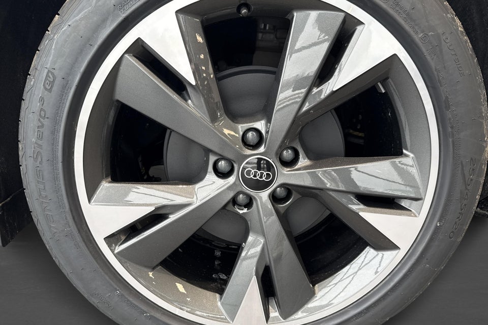 Audi Q4 e-tron 45 Ultra quattro 5d