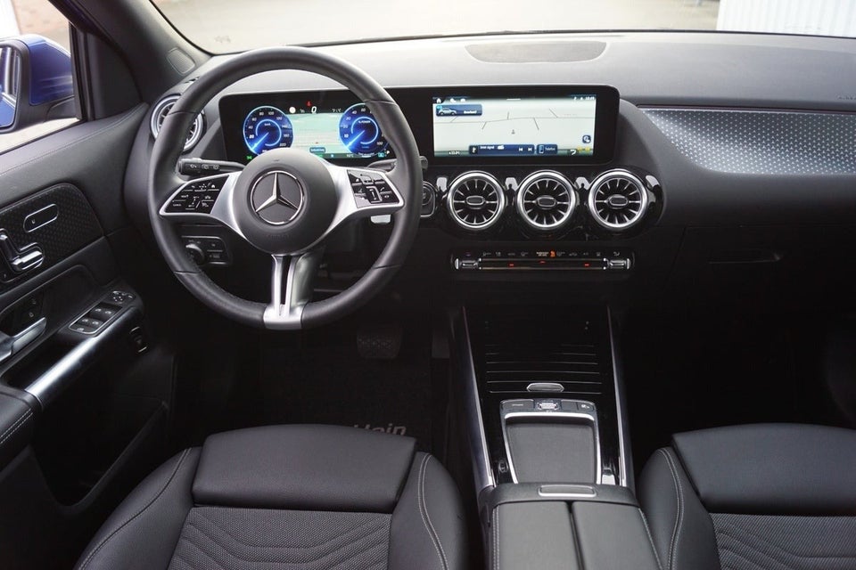 Mercedes EQA300 Progressive 4Matic 5d