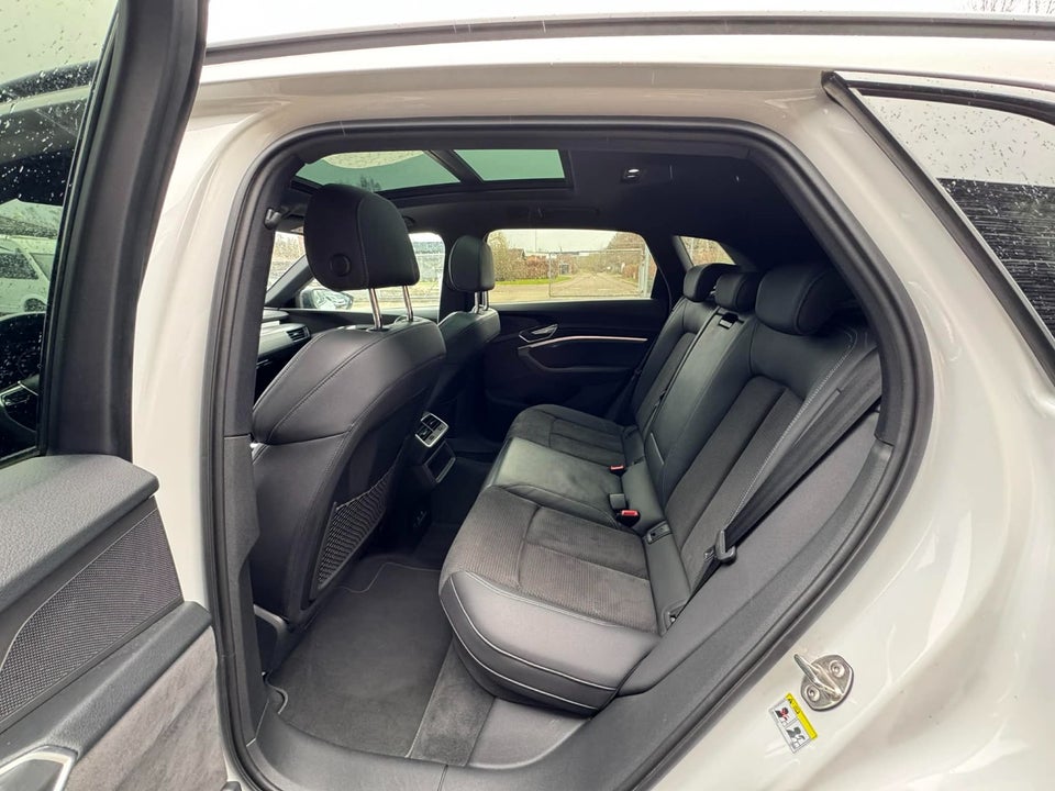 Audi e-tron 55 S-line quattro 5d