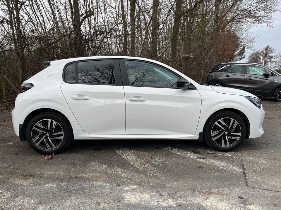 Peugeot 208 1,2 PureTech 75 Black Limited 5d