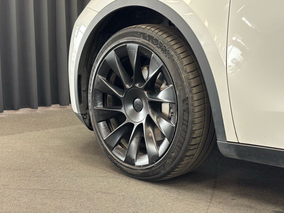 Tesla Model Y RWD 5d