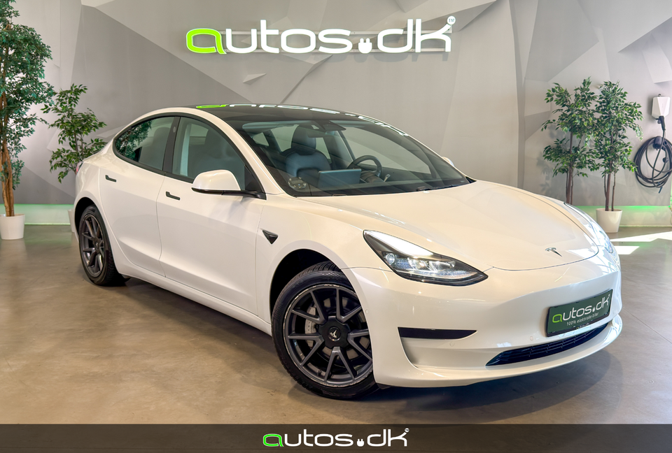 Tesla Model 3 Standard Range+ RWD 4d