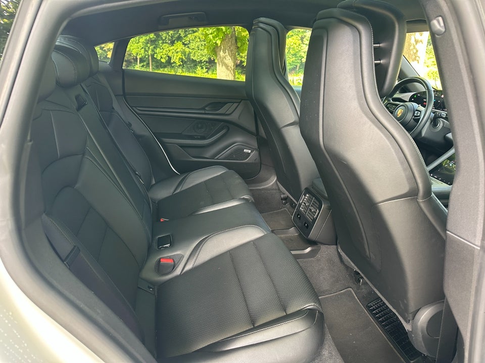 Porsche Taycan Performance+ 4d