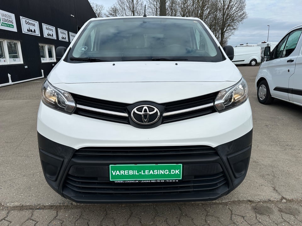 Toyota ProAce 2,0 D 120 Medium Base++ Chassis 2d