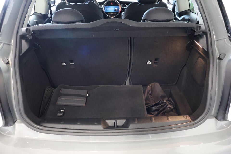 MINI Cooper SE Essential 3d