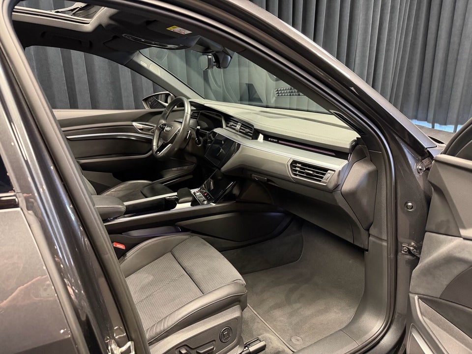 Audi e-tron S quattro 5d