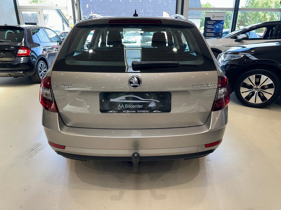 Skoda Octavia 1,6 TDi 115 Style Combi DSG 5d