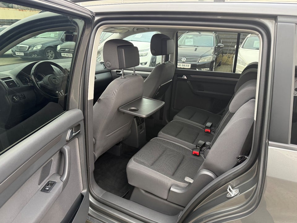 VW Touran 1,6 TDi 105 Comfortline BMT 7prs 5d