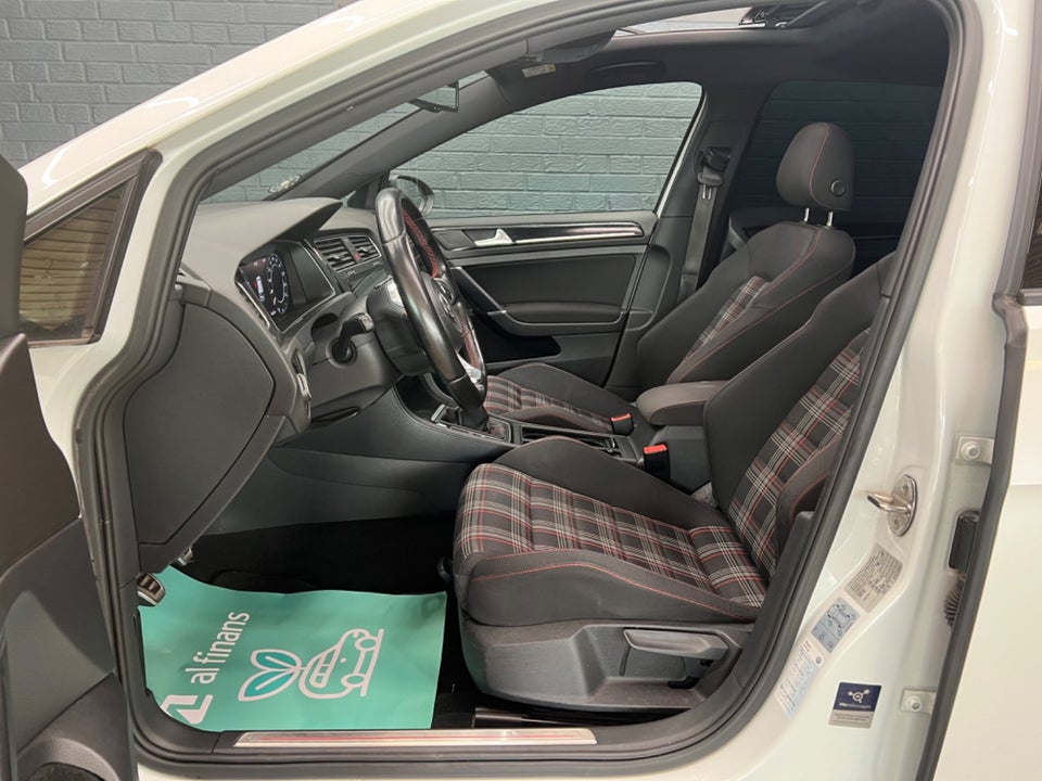 VW Golf VII 2,0 GTi Performance BMT Van 5d
