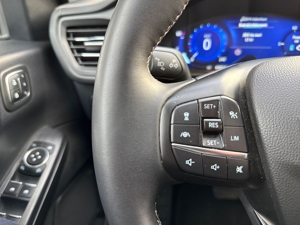 Ford Kuga 2,5 PHEV Vignale CVT 5d