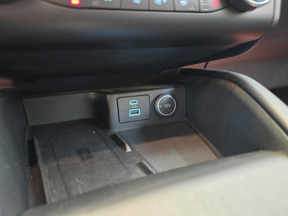 Ford Kuga 2,5 PHEV Vignale CVT 5d