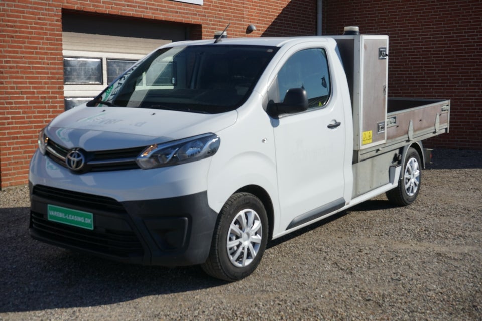 Toyota ProAce 2,0 D 120 Medium Base++ Chassis 2d