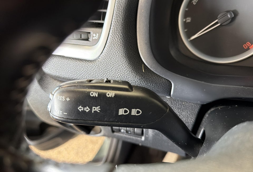 Skoda Roomster 1,6 16V Sport aut. 5d