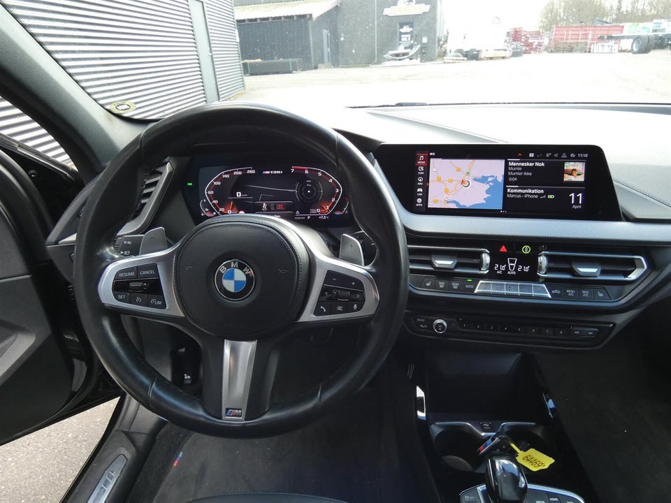 BMW M135i 2,0 Connected xDrive aut. Van 5d