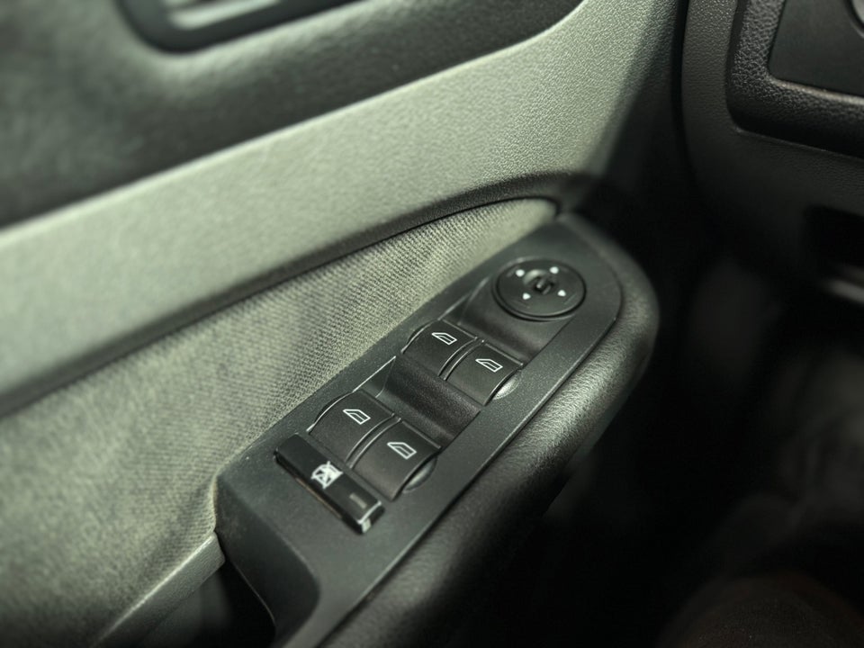 Ford Focus 1,6 Titanium 5d