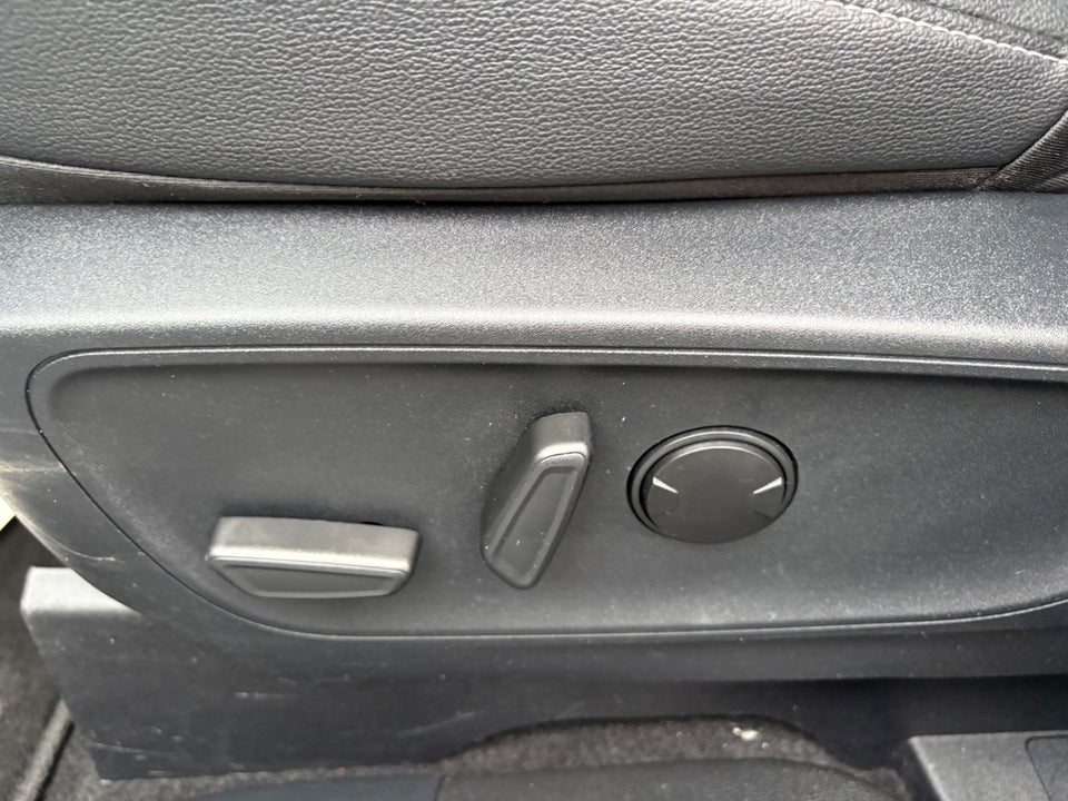 Ford Kuga 2,5 HEV Titanium X CVT 5d