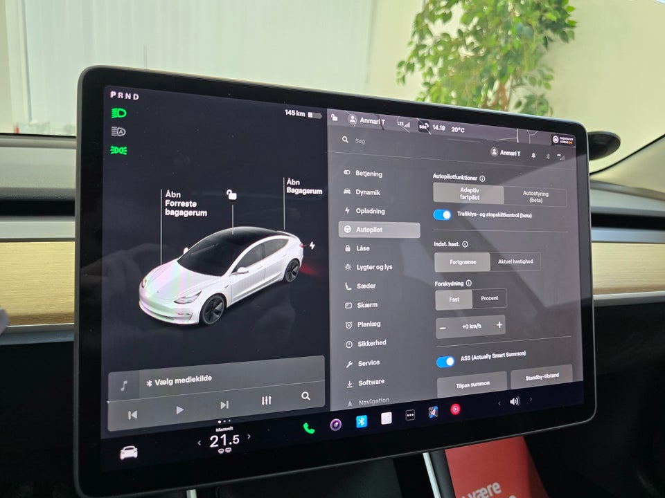 Tesla Model 3 Long Range AWD 4d