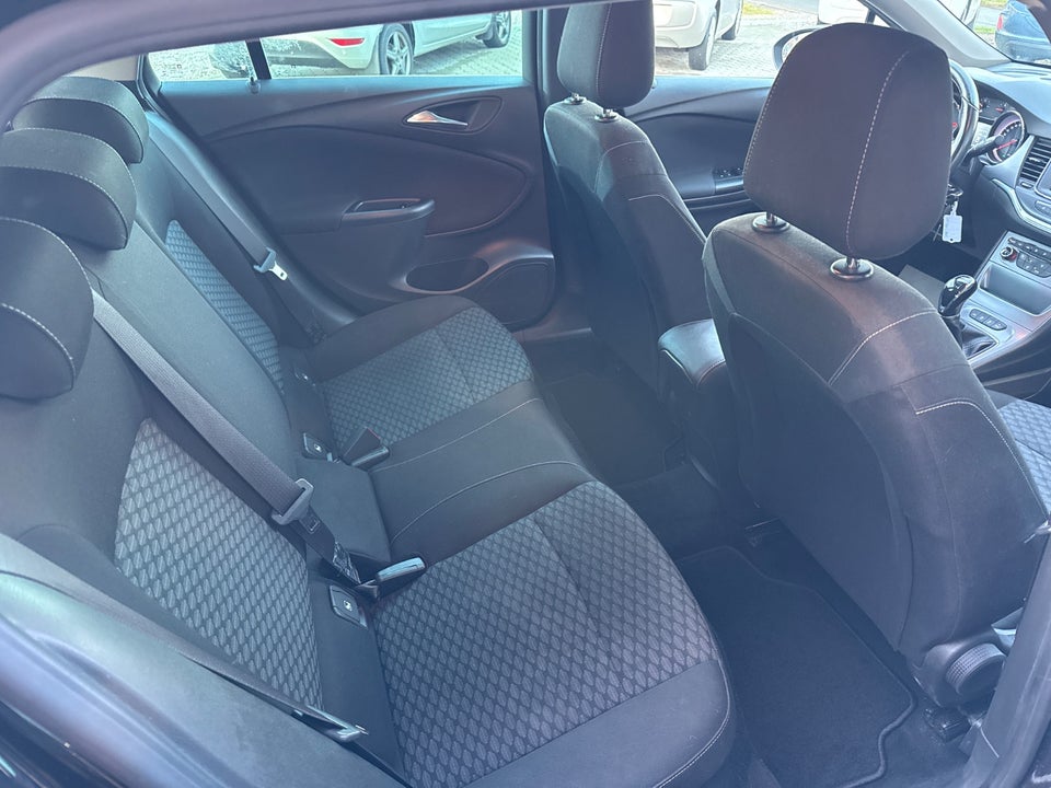 Opel Astra 1,4 T 125 Enjoy Sports Tourer 5d