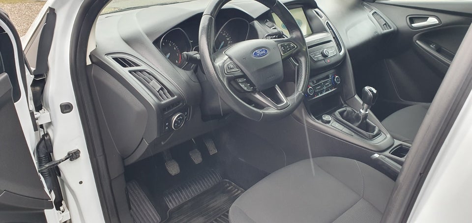 Ford Focus 1,0 SCTi 125 Business stc. 5d