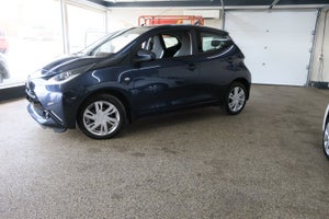 Toyota Aygo, modelår 2015, 104,000 km