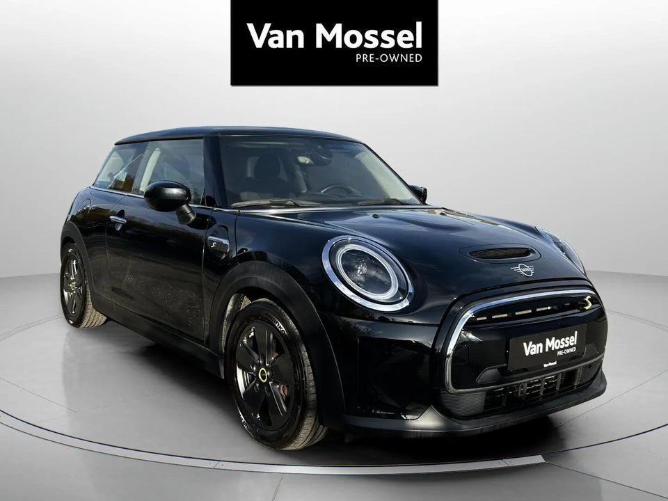 MINI Cooper SE Essential 3d