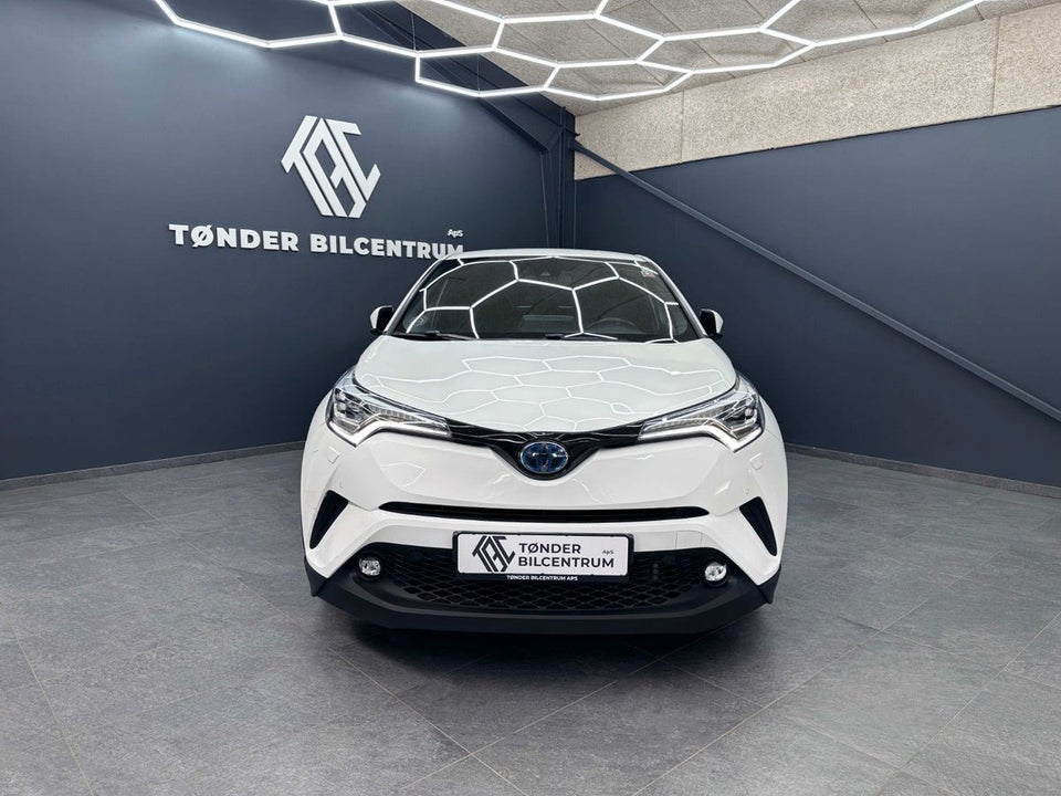 Toyota C-HR 1,8 Hybrid Premium Selected CVT 5d