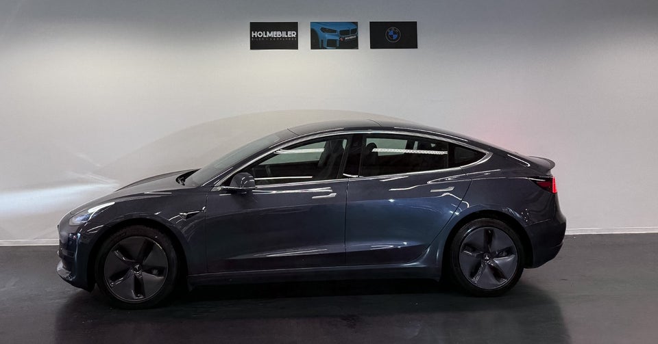 Tesla Model 3 Long Range AWD 4d