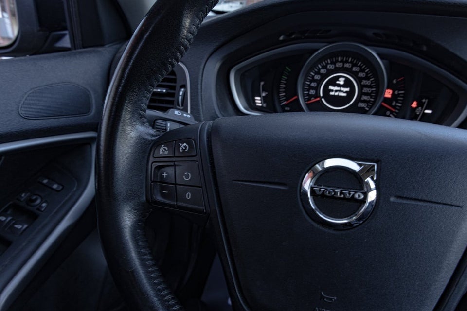 Volvo V40 2,0 D2 120 Kinetic 5d