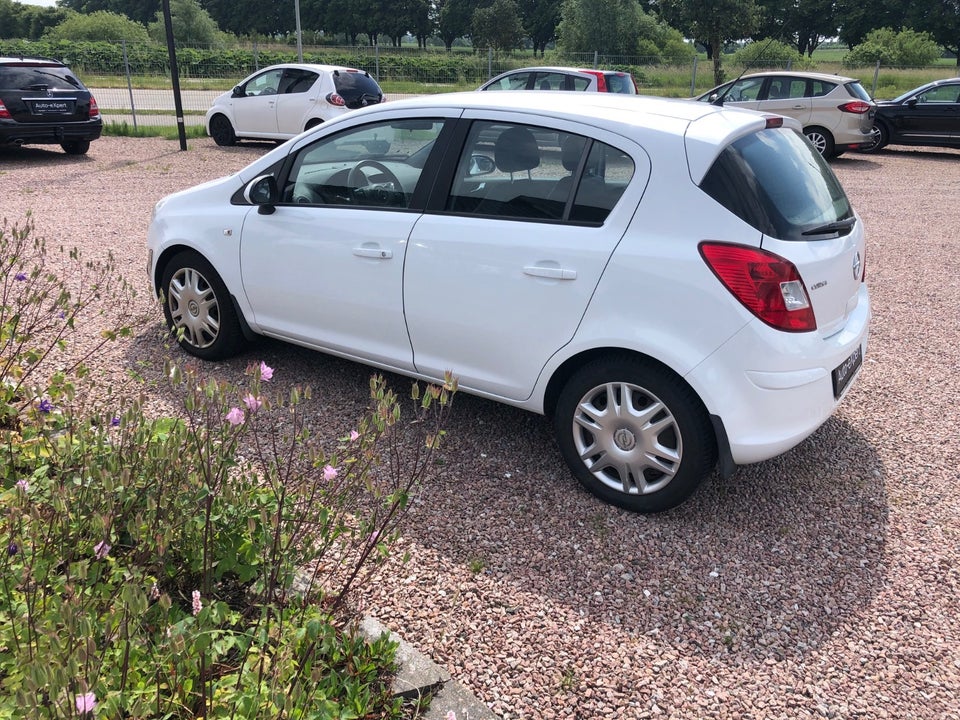 Opel Corsa 1,2 16V Cosmo 5d